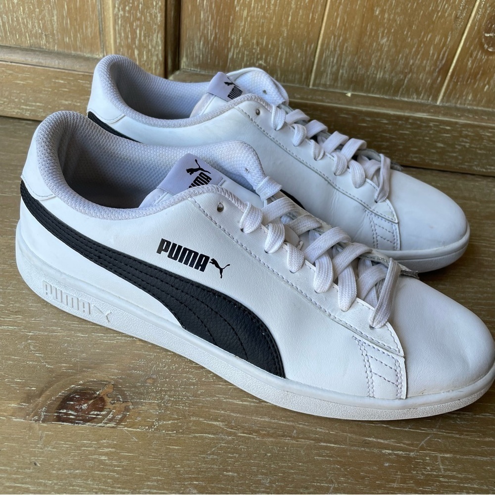 Puma Smash v2 Sneakers Mens 9.5 White Black Leather Shoes 365215